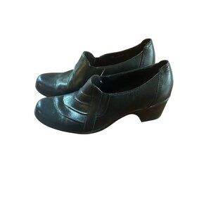 Clarks Women's Bendables Black Leather Slip On Heeled Shoes Size 8 M Closed Toe
